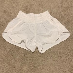 lululemon tracker short 3” white size 4